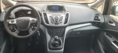 Ford-C-MAX-11